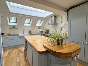 Photo 7- click for photo gallery